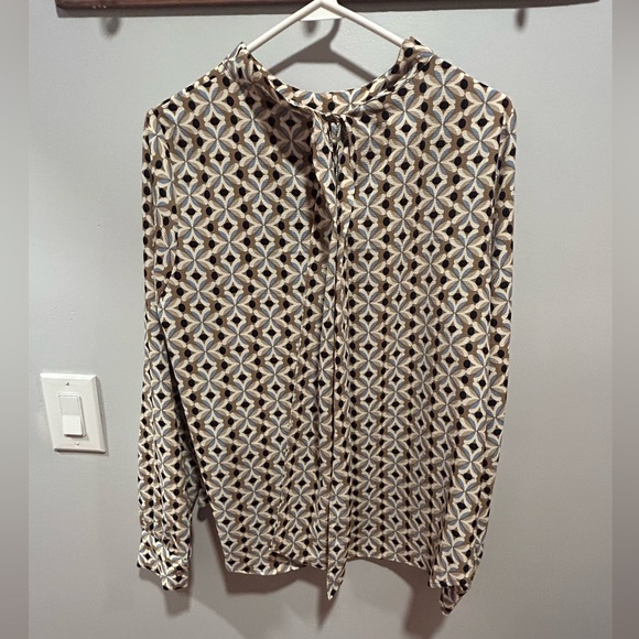 Tommy Hilfiger Black and Cream Puff Sleeve Blouse, Suit Separate - Picture 3 of 14